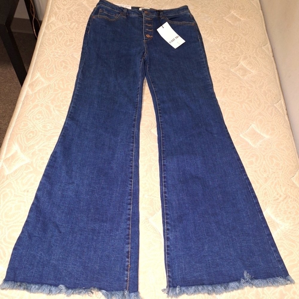 C'est Toi mid-rise button-down wide flare Bell Bottom denim jeans In a 13/30.